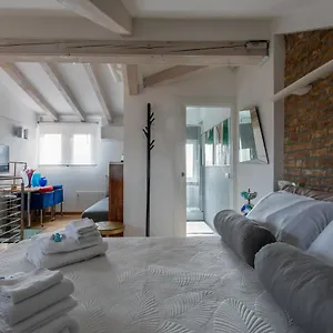 Biennale Gallery Loft Venice